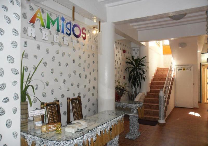 فندق Amigos Beach Resort