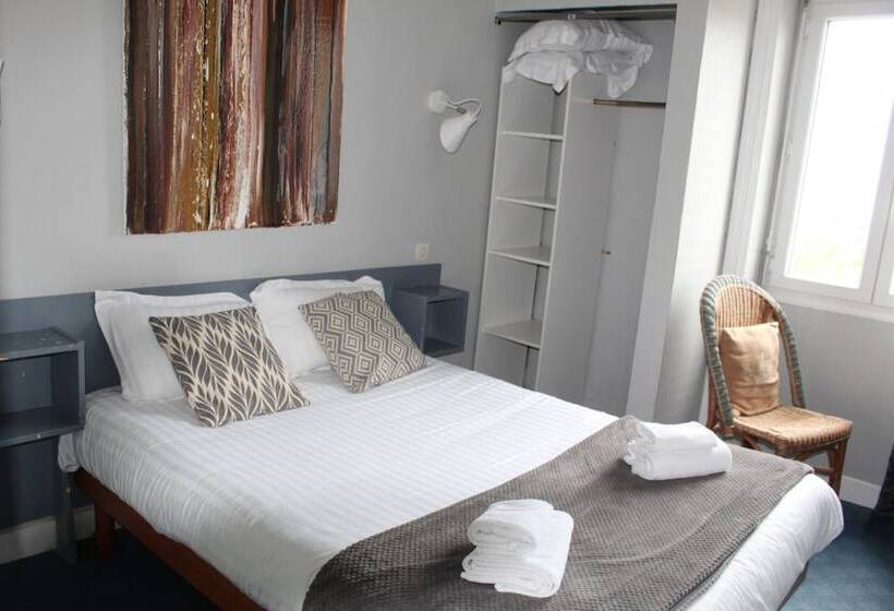 ホテル Hôtel Des Pins