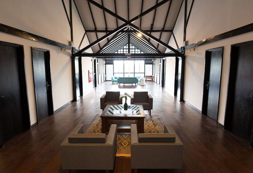 هتل The Marian Boutique Lodging House