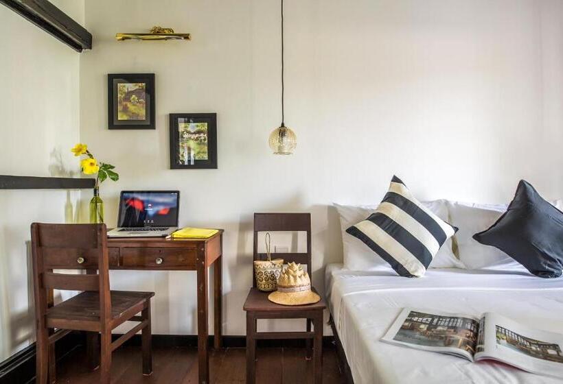 هتل The Marian Boutique Lodging House
