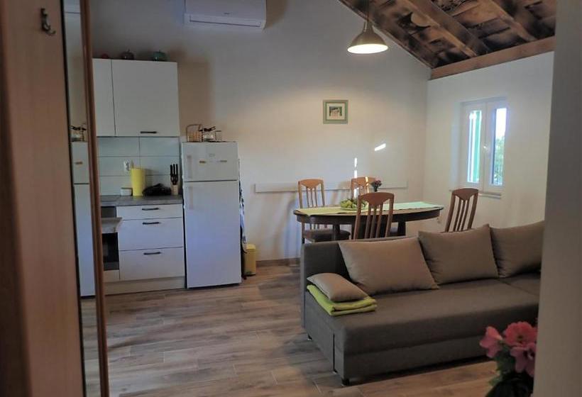 Mareta   Apartment In A Stone House