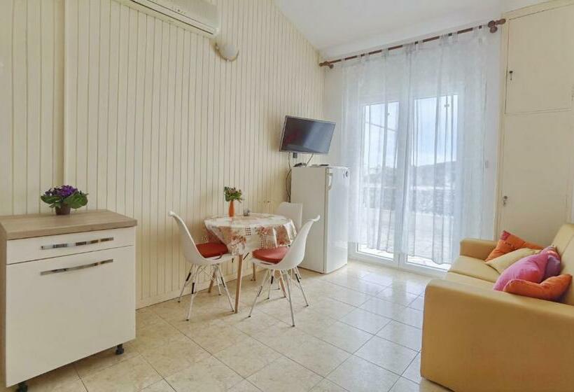 Apartments Ziva By The Beach;