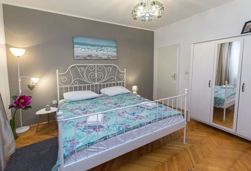 Apartments Zmika