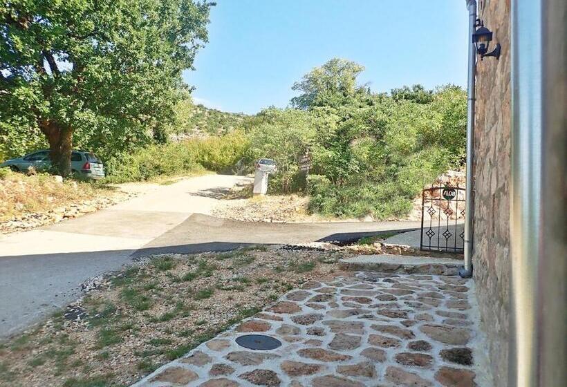 Mareta   Apartment In A Stone House