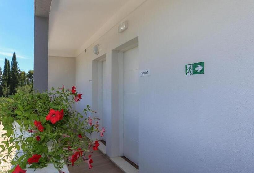 Apartments Villa Niko With Pool