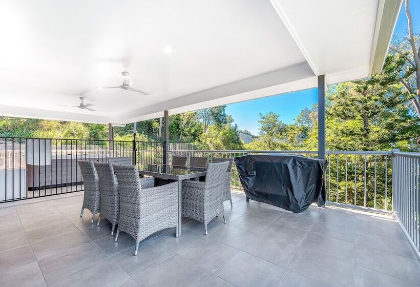 Great Escape   Cannonvale