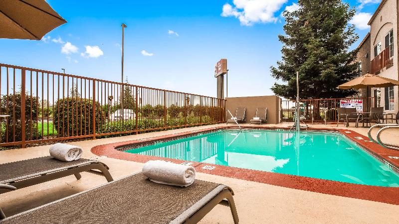 فندق Best Western Plus Twin View Inn & Suites