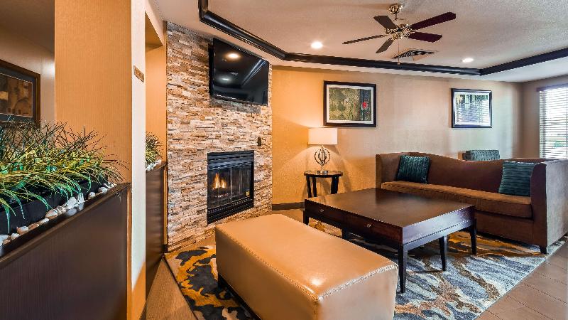 فندق Best Western Plus Twin View Inn & Suites