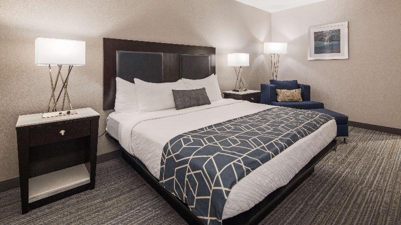ホテル Best Western Plus Wilkes Barrescranton Airport