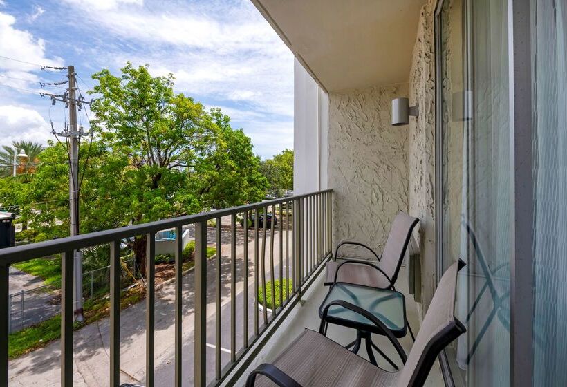 هتل Best Western Plus North Miami Bal Harbour