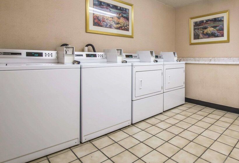 Отель Clarion Inn And Events Center Pueblo North