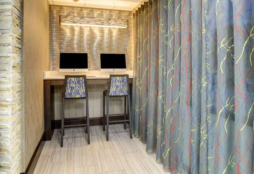 هتل Clarion Inn Biltmore Village