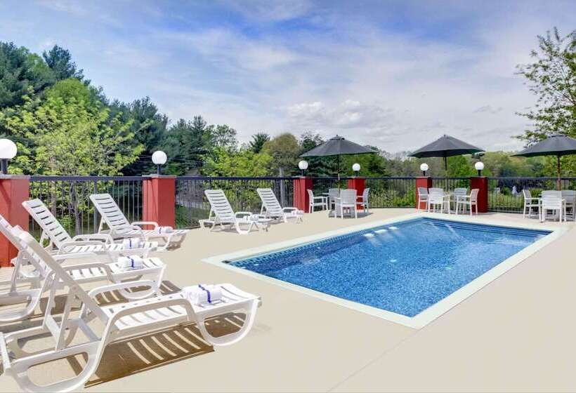 هتل Clarion Inn Biltmore Village