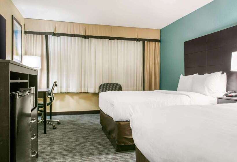 호텔 Quality Inn Dayton Airport