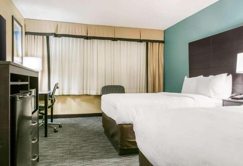호텔 Quality Inn Dayton Airport