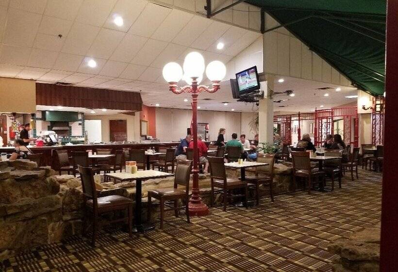 هتل Clarion Inn