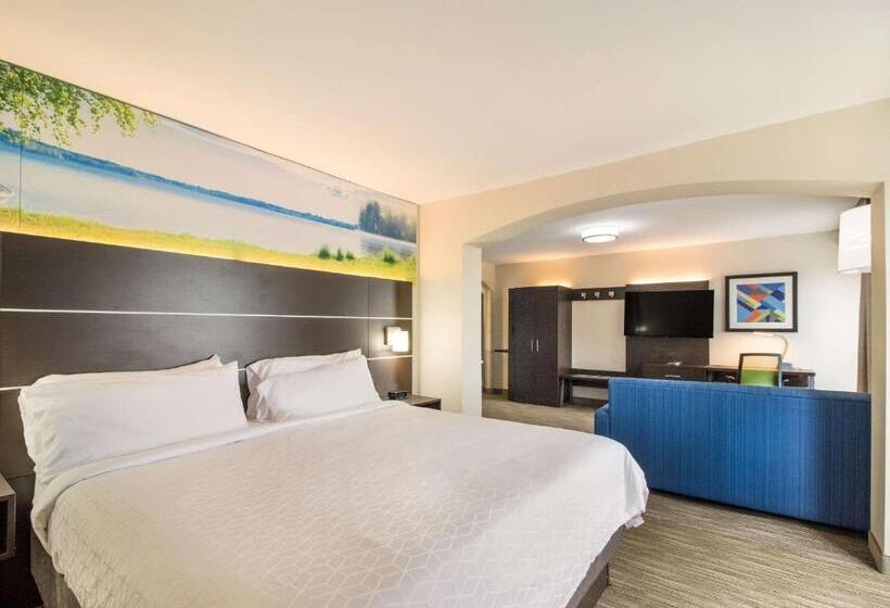 هتل Clarion Pointe New Bern