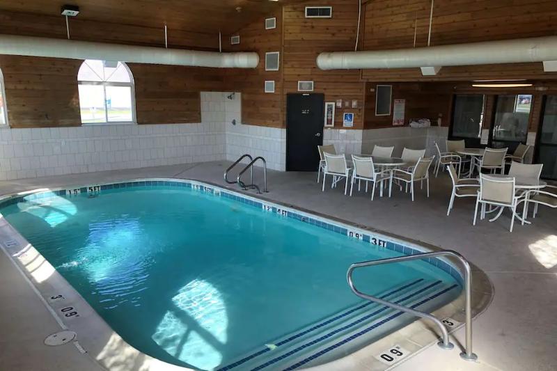 בית מלון כפרי Country Inn & Suites By Radisson, Auburn, In