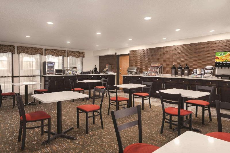 בית מלון כפרי Country Inn & Suites By Radisson, Auburn, In