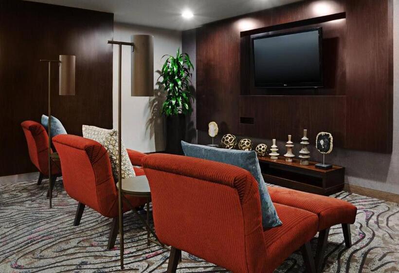 هتل Courtyard Miami Downtown Brickell Area