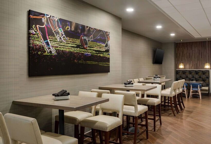 هتل Doubletree By Hilton St. Paul East