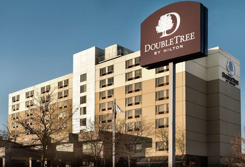 هتل Doubletree By Hilton St. Paul East