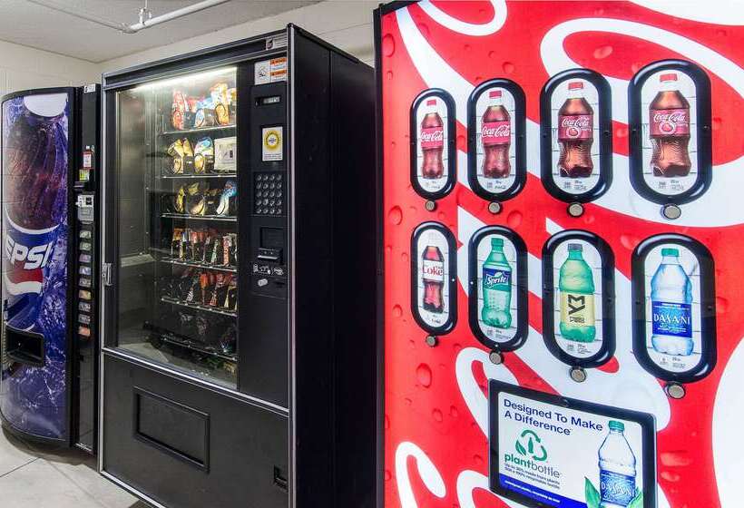 호텔 Econo Lodge Inn & Suites