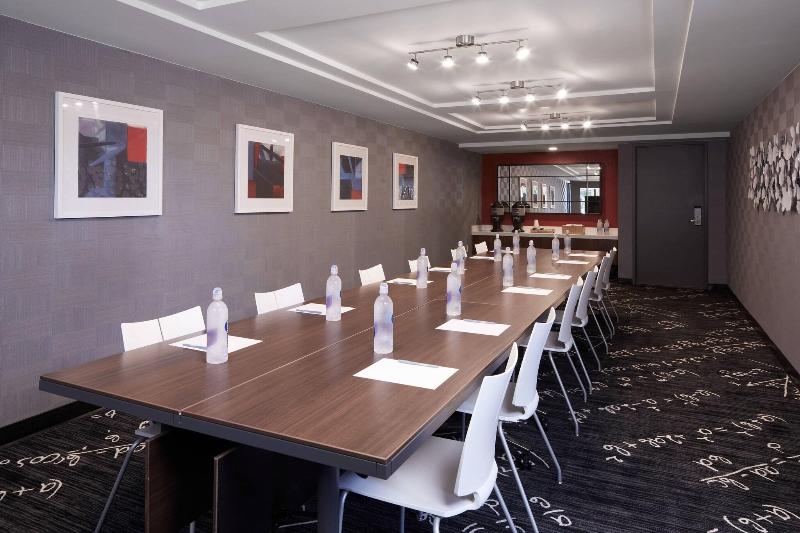 هتل Fairfield Inn & Suites By Marriott Camarillo