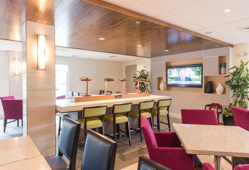 هتل Holiday Inn Express Charleston Us Highway 17 & I 526, An Ihg