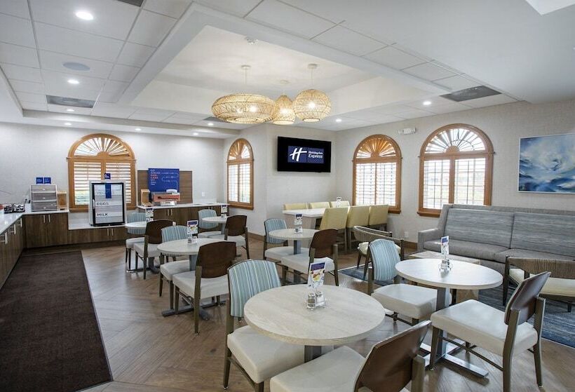 Отель Holiday Inn Express  North Palm Beach And Ihg