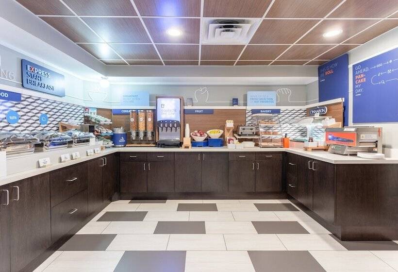 فندق Holiday Inn Express Scottsburg, An Ihg