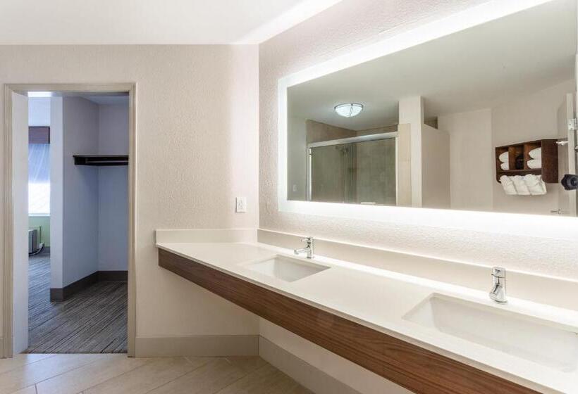 فندق Holiday Inn Express Scottsburg, An Ihg