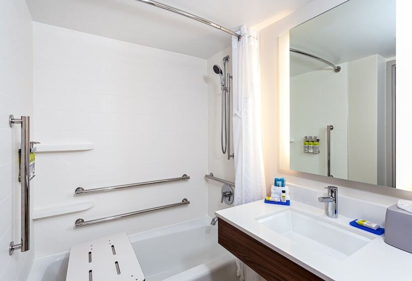 فندق Holiday Inn Express Tampa Brandon, An Ihg