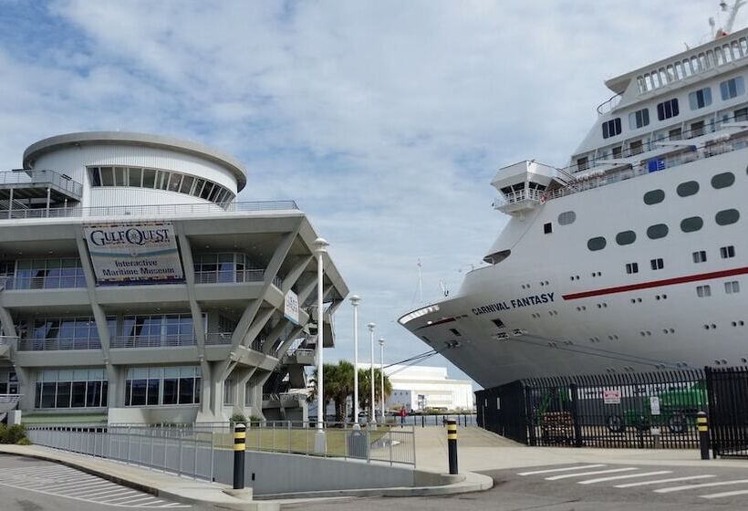 هتل Holiday Inn Mobile Downtown Historic District, An Ihg