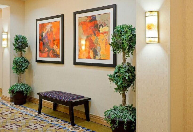 هتل Holiday Inn South Plainfield Piscataway, An Ihg