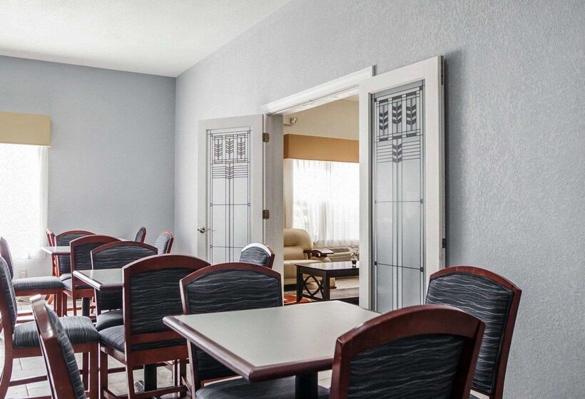 فندق Quality Inn & Suites Altoona   Des Moines