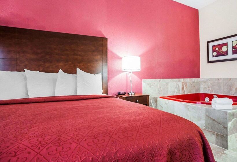 בית מלון כפרי Quality Inn & Suites Altoona   Des Moines