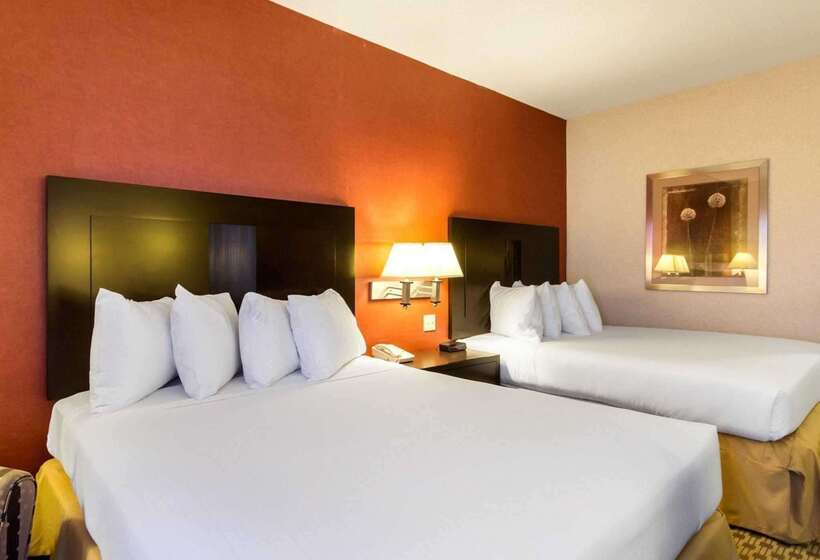 호텔 Quality Inn & Suites Oakwood Village   Cleveland South