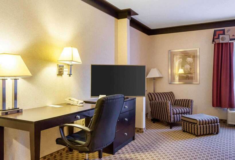 호텔 Quality Inn & Suites Oakwood Village   Cleveland South