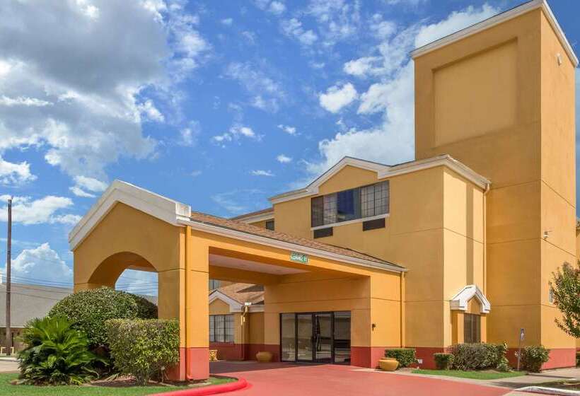 בית מלון כפרי Quality Inn Baytown  Houston East