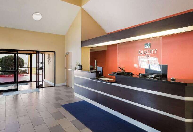 בית מלון כפרי Quality Inn Baytown  Houston East