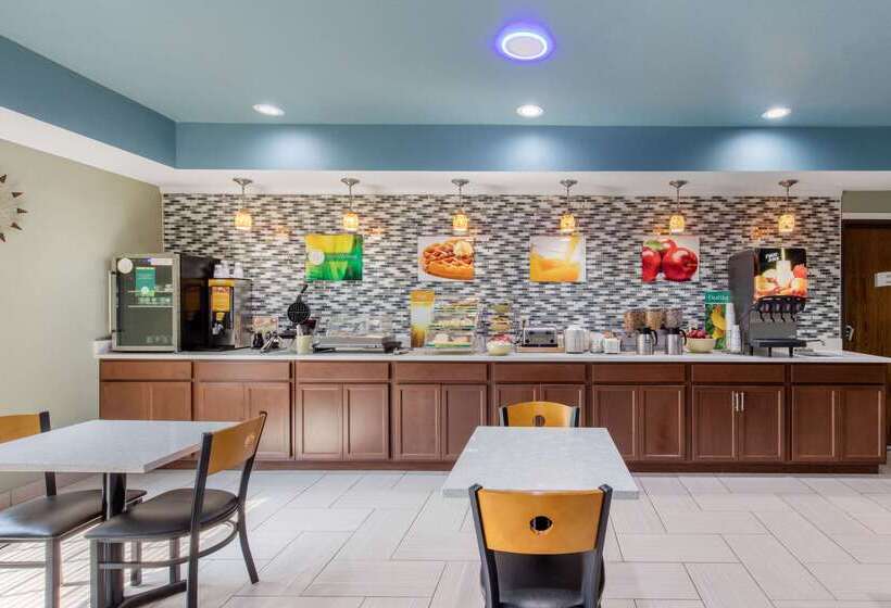 בית מלון כפרי Quality Inn