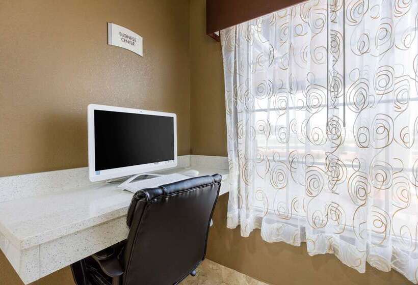בית מלון כפרי Quality Inn