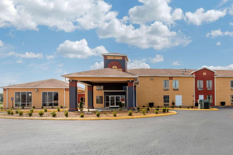 בית מלון כפרי Quality Inn