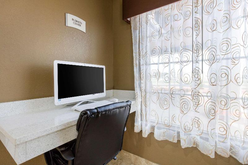 בית מלון כפרי Quality Inn