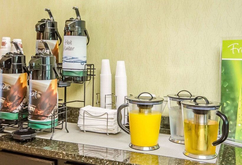 בית מלון כפרי Quality Inn
