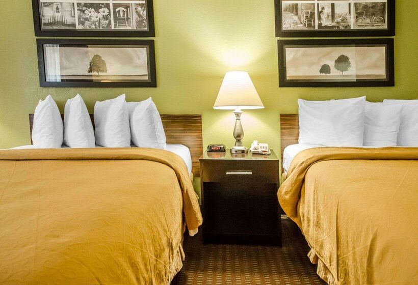 בית מלון כפרי Quality Inn