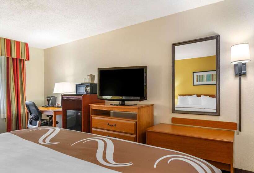 בית מלון כפרי Quality Inn Fayetteville Near Historic Downtown Square