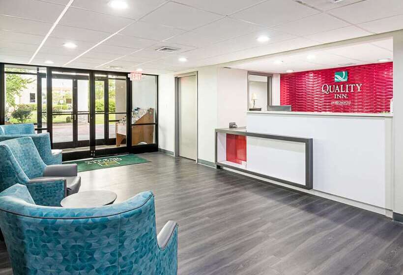 בית מלון כפרי Quality Inn