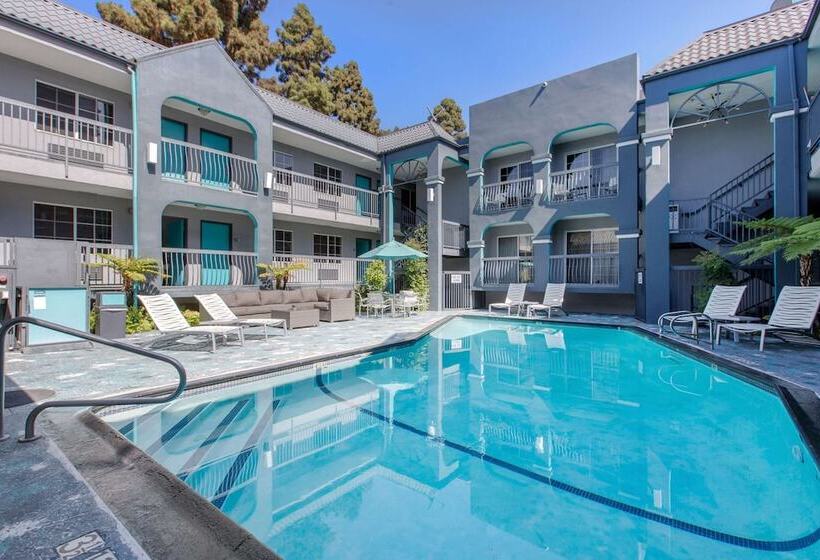 هتل Quality Inn Near Hollywood Walk Of Fame